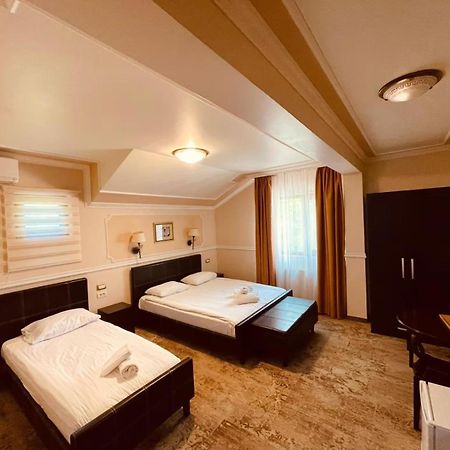 Hotel Parc Tecuci Zewnętrze zdjęcie