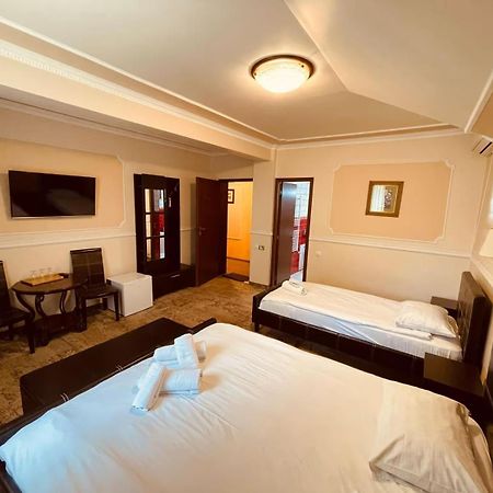 Hotel Parc Tecuci Zewnętrze zdjęcie