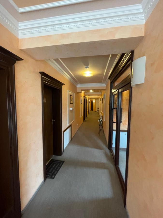 Hotel Parc Tecuci Zewnętrze zdjęcie
