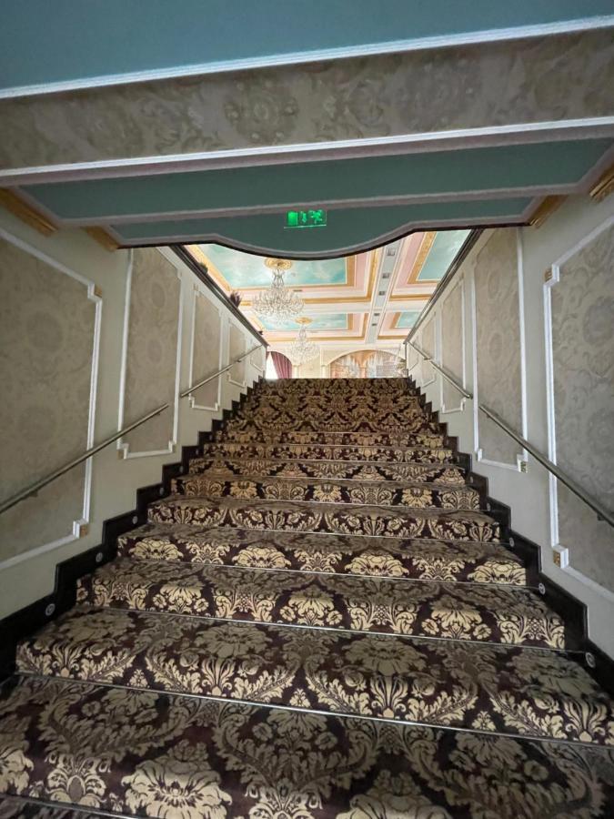 Hotel Parc Tecuci Zewnętrze zdjęcie