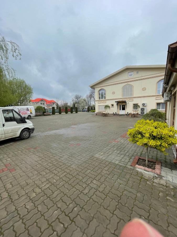 Hotel Parc Tecuci Zewnętrze zdjęcie