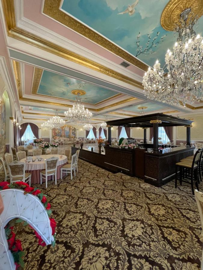 Hotel Parc Tecuci Zewnętrze zdjęcie