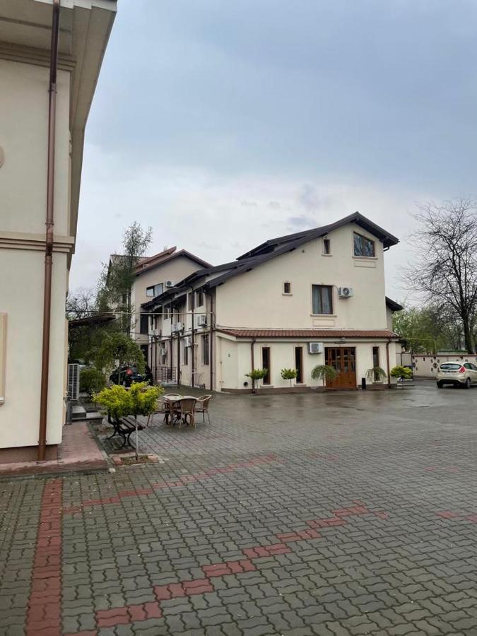 Hotel Parc Tecuci Zewnętrze zdjęcie