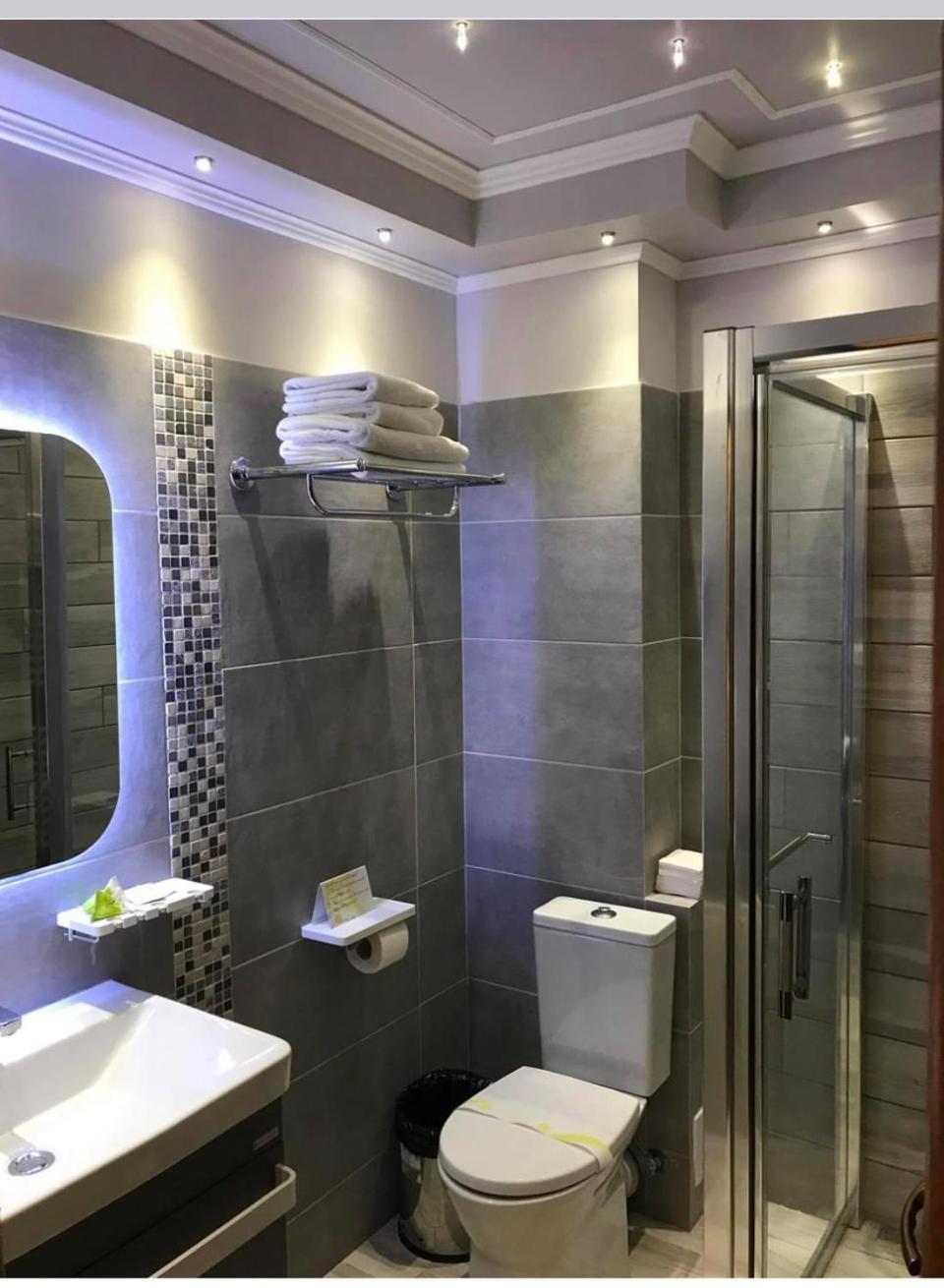 Hotel Parc Tecuci Zewnętrze zdjęcie