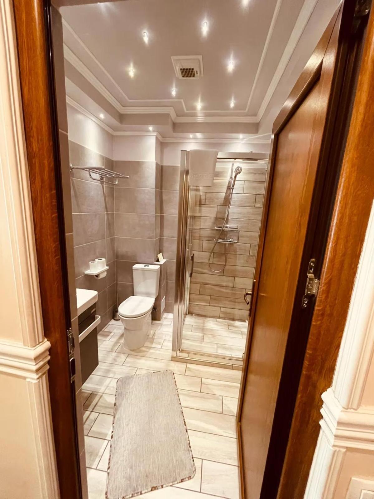 Hotel Parc Tecuci Zewnętrze zdjęcie