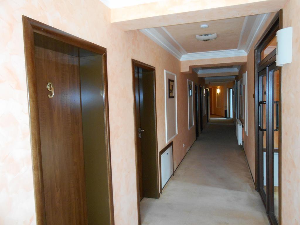 Hotel Parc Tecuci Zewnętrze zdjęcie