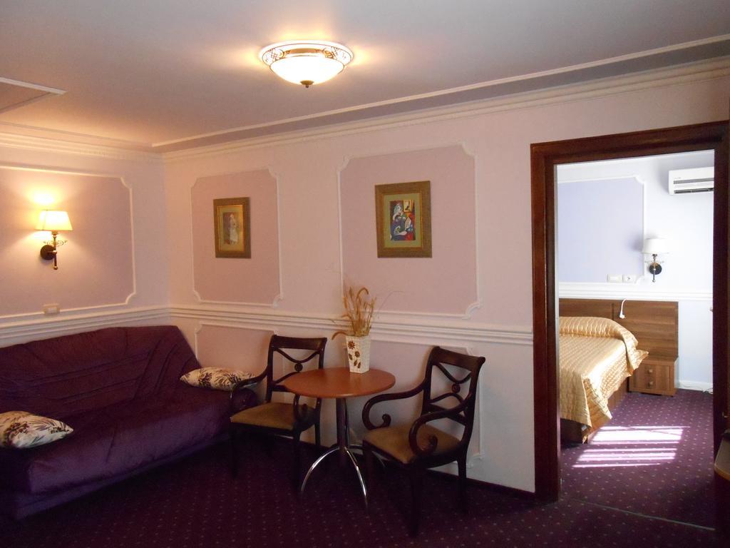 Hotel Parc Tecuci Zewnętrze zdjęcie