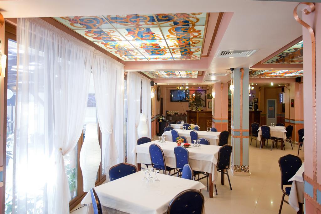 Hotel Parc Tecuci Zewnętrze zdjęcie