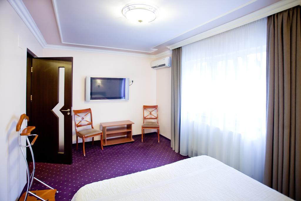 Hotel Parc Tecuci Zewnętrze zdjęcie