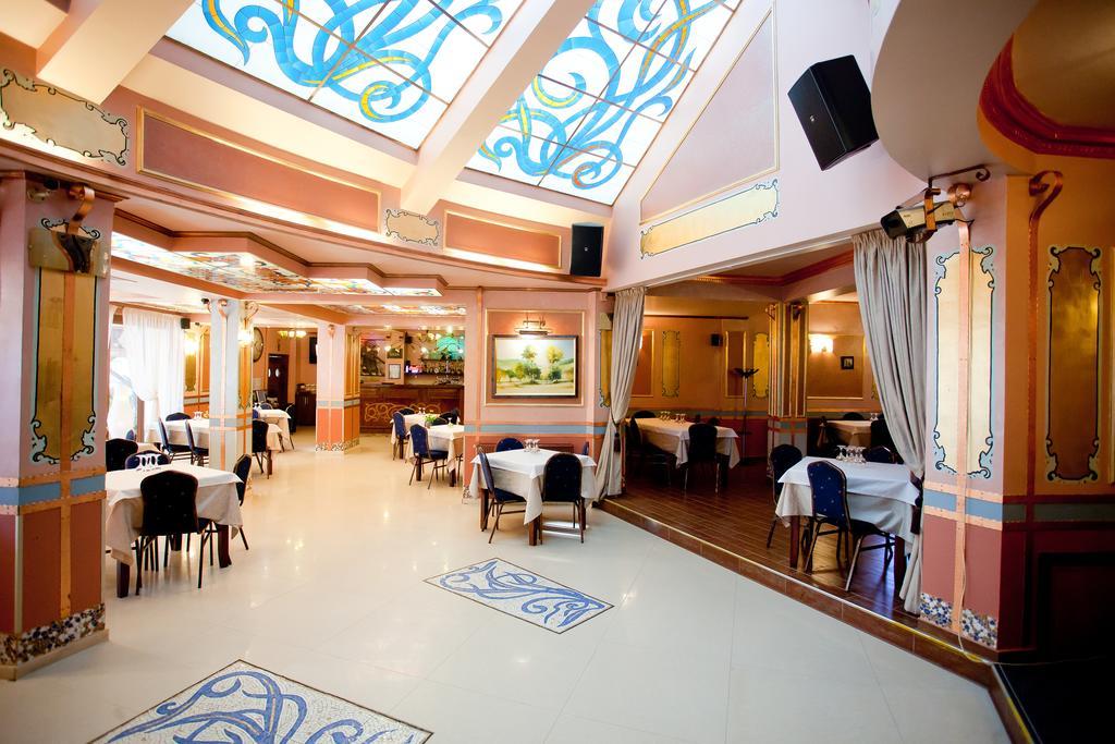 Hotel Parc Tecuci Zewnętrze zdjęcie