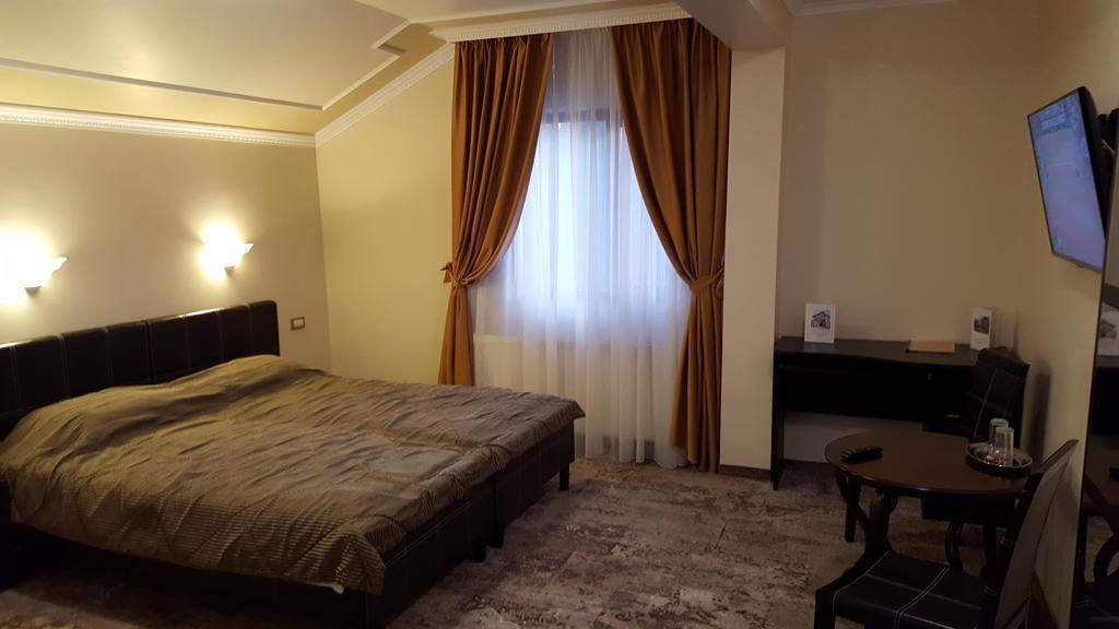 Hotel Parc Tecuci Zewnętrze zdjęcie